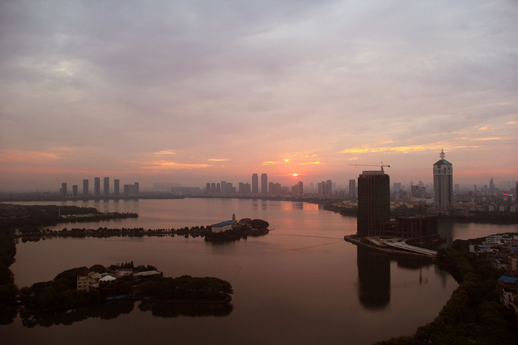 南昌青山湖日出